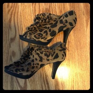 Leopard heels size 8